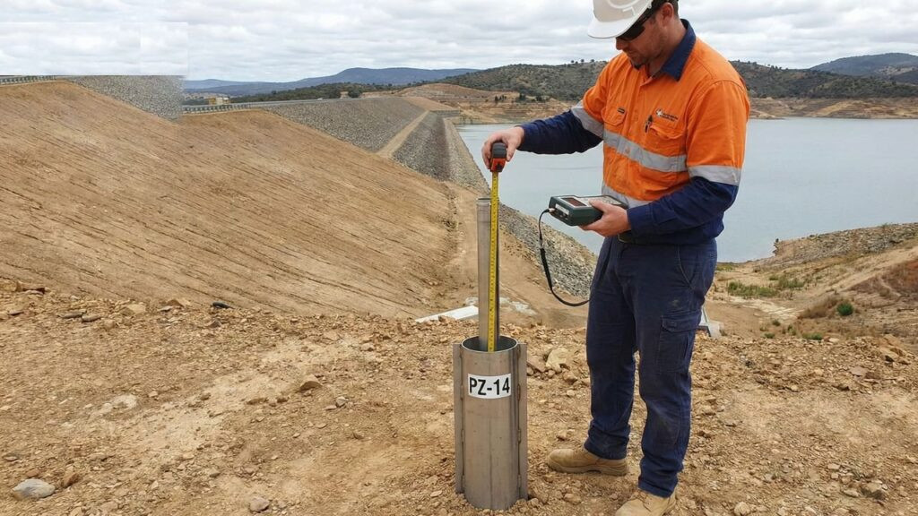 Cara-Kerja-Piezometer-Dalam-Mengukur-Tanah-Bendungan